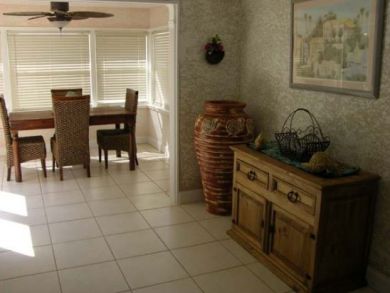 Marathon Vacation Home Sleeps Ten Guests.